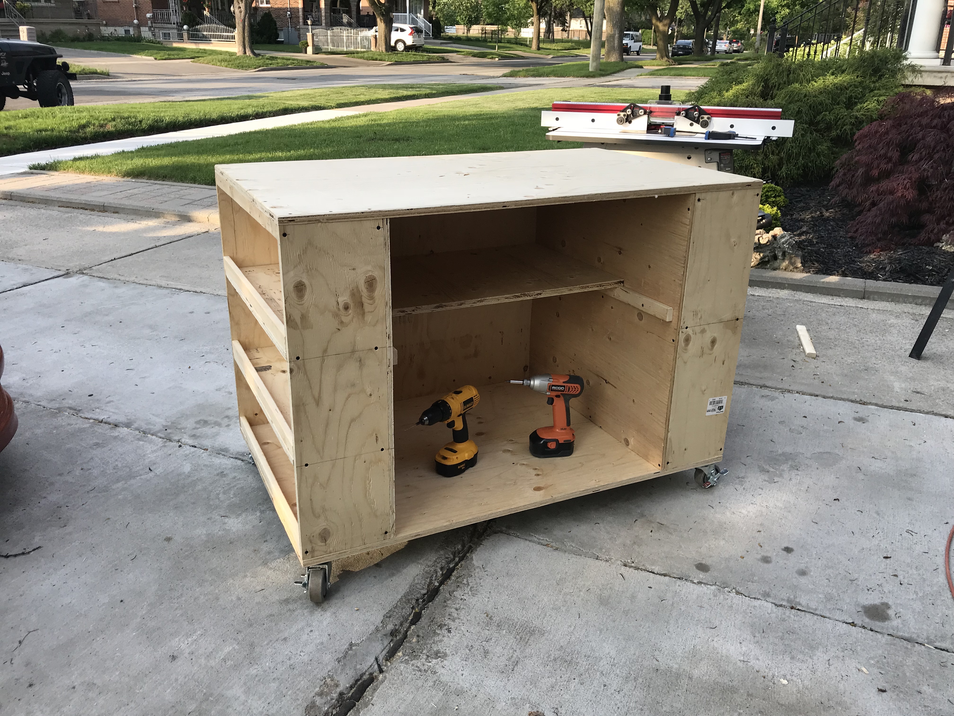 Rolling cabinets