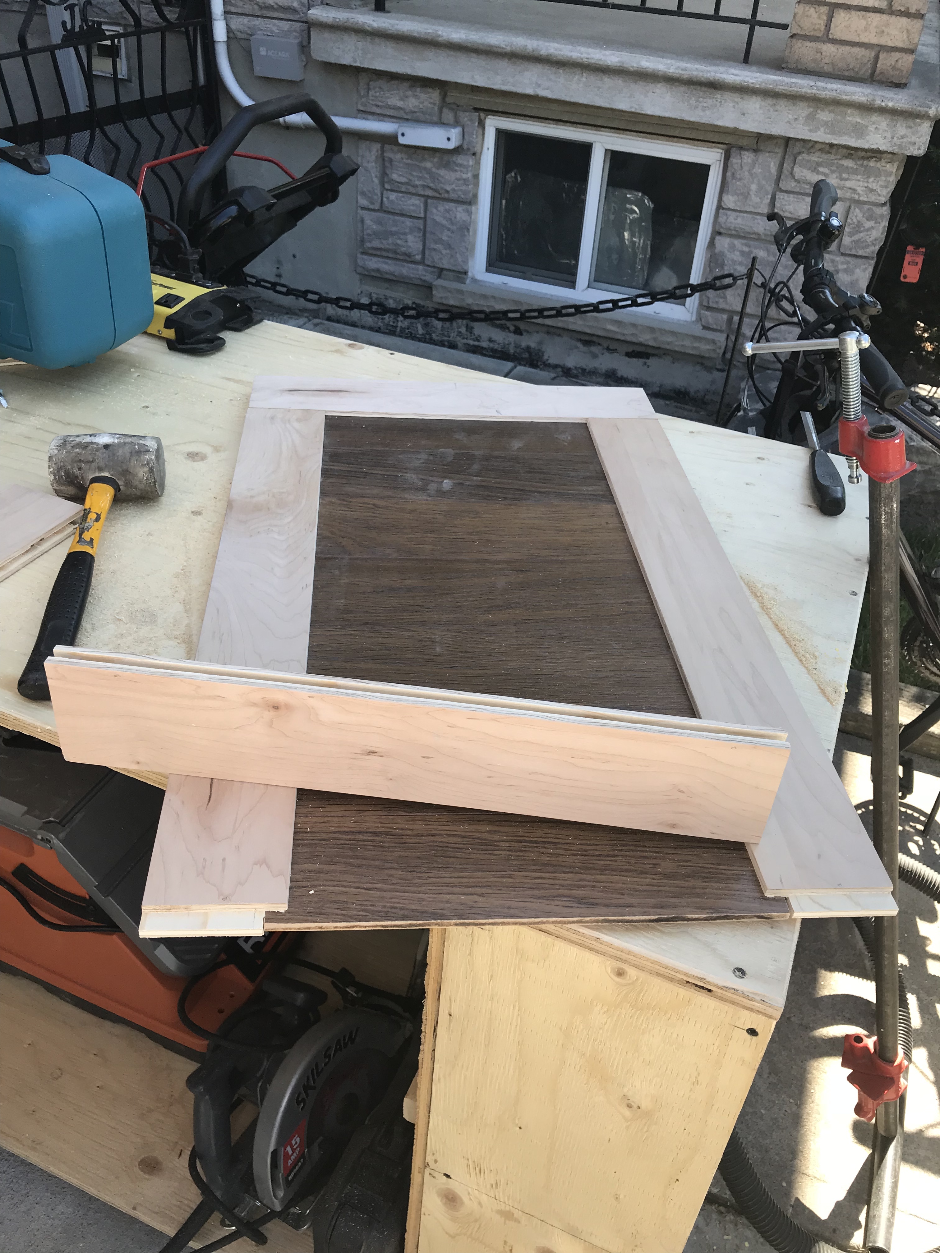 Clamping cabinet doors