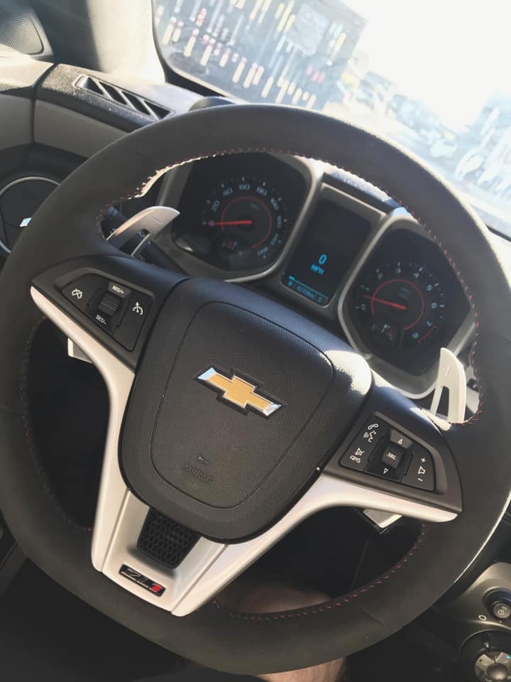 Camaro ZL1 steering wheel with vitesse paddle shifter