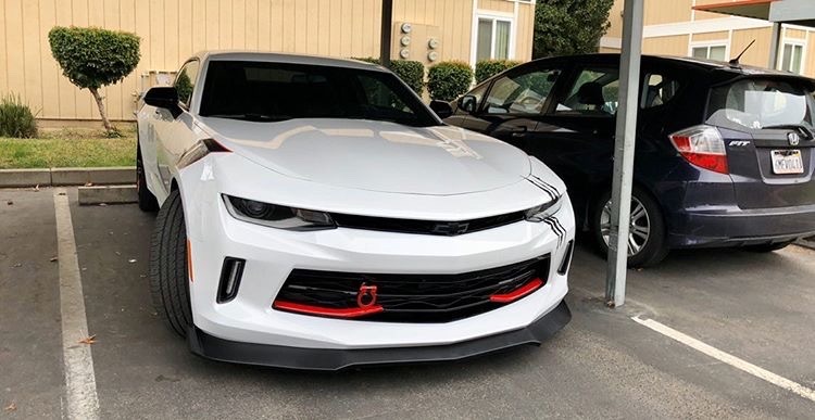 White camaro splitter